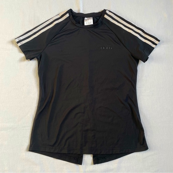 adidas Tops - Adidas back mesh and slit T-Shirt Women’s XS
